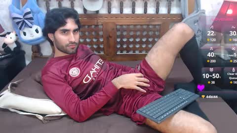 Snapshot of milanzaire chatting on 03-12-25, 11:33 milanzaire online show from 03-12-25, 11:33