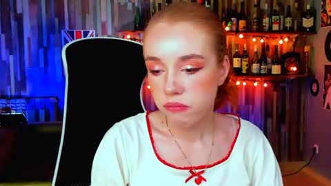 Snapshot of milasiren chatting on 06-15-26, 05:20 Mila online show from 06-15-26, 05:20