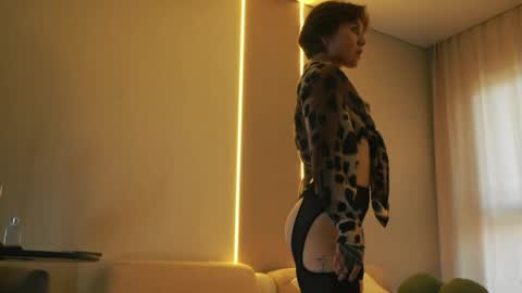 milaskissing online show from 04-01-26, 10:49