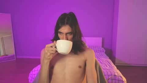 Snapshot of milaslovv chatting on 09-21-25, 12:40 Mila online show from 09-21-25, 12:40