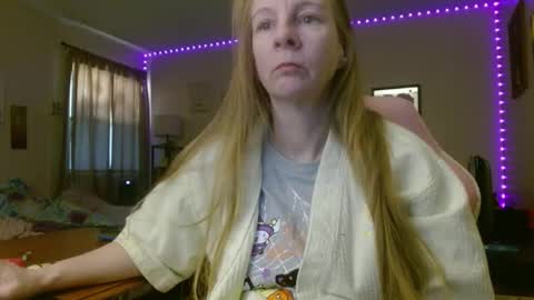 Snapshot of milastoned chatting on 03-12-26, 01:17 Mila online show from 03-12-26, 01:17