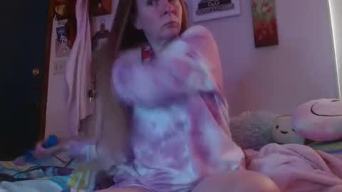 Snapshot of milastoned chatting on 03-18-26, 01:36 Mila online show from 03-18-26, 01:36