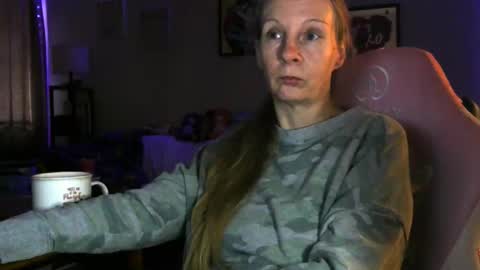 Snapshot of milastoned chatting on 04-03-26, 01:42 Mila online show from 04-03-26, 01:42