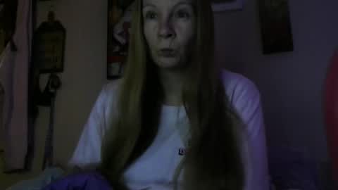 Snapshot of milastoned chatting on 04-05-26, 12:57 Mila online show from 04-05-26, 12:57