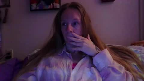 Snapshot of milastoned chatting on 04-11-26, 12:09 Mila online show from 04-11-26, 12:09