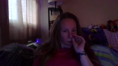 Snapshot of milastoned chatting on 04-12-26, 02:00 Mila online show from 04-12-26, 02:00