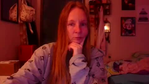 Snapshot of milastoned chatting on 04-14-26, 02:56 Mila online show from 04-14-26, 02:56