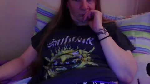 Snapshot of milastoned chatting on 04-18-26, 04:11 Mila online show from 04-18-26, 04:11