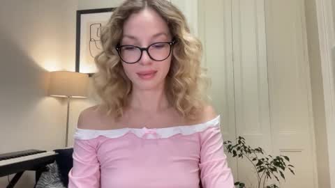 Snapshot of milayah chatting on 10-21-25, 04:08 Mila online show from 10-21-25, 04:08