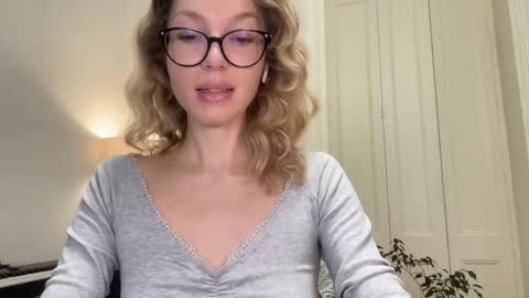 Snapshot of milayah chatting on 10-23-25, 04:06 Mila online show from 10-23-25, 04:06