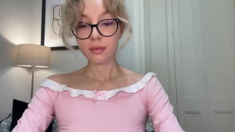 Snapshot of milayah chatting on 11-11-25, 03:34 Mila online show from 11-11-25, 03:34