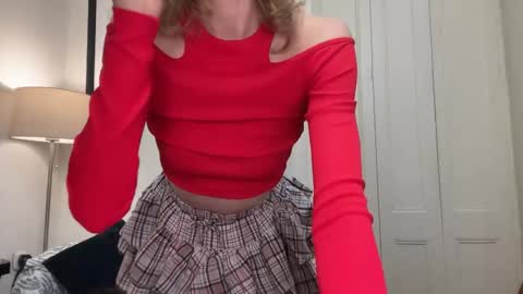 Snapshot of milayah chatting on 11-17-25, 04:13 Mila online show from 11-17-25, 04:13