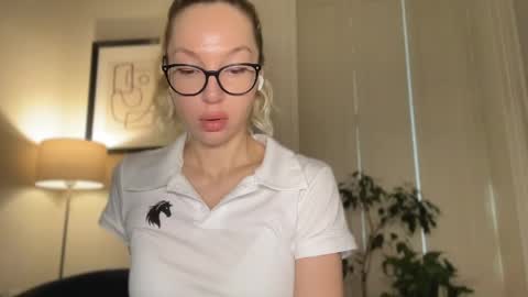 Mila online show from 05-14-26, 08:32