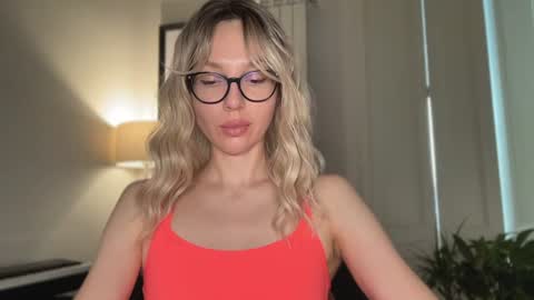 Mila online show from 06-25-26, 11:04