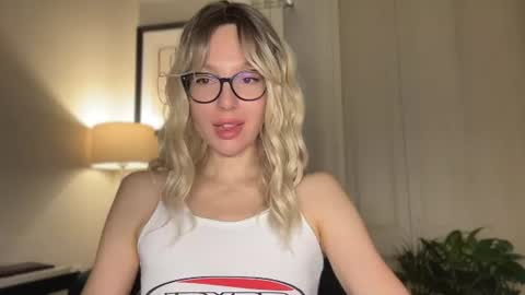 Mila online show from 06-29-26, 05:02