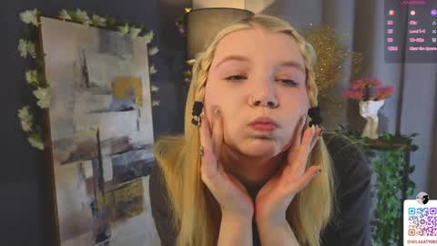 Mila online show from 02-09-25, 02:28