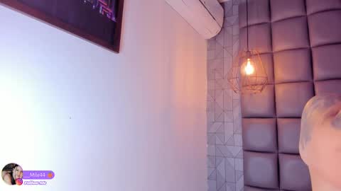 Milena  online show from 09-30-25, 03:33