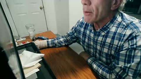 Snapshot of milehi1958 chatting on 03-01-26, 02:35 Milehi1958 online show from 03-01-26, 02:35