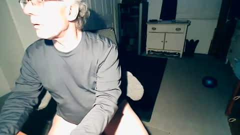 Snapshot of milehi1958 chatting on 03-16-26, 02:39 Milehi1958 online show from 03-16-26, 02:39