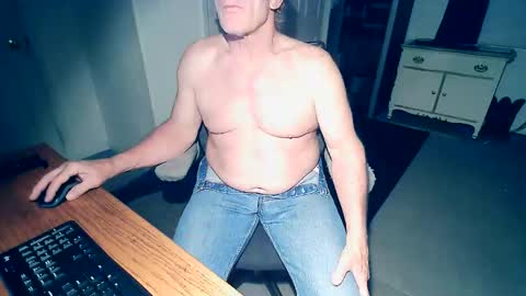 Snapshot of milehi1958 chatting on 03-23-26, 11:09 Milehi1958 online show from 03-23-26, 11:09