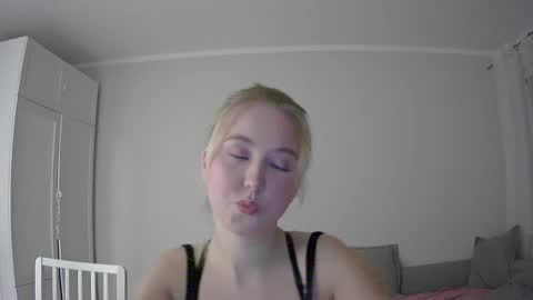 Milena new nonude shy blonde natural online show from 11-04-25, 11:48