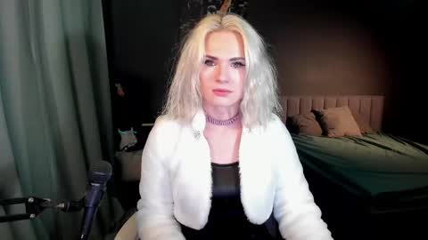 Milena online show from 02-16-25, 07:59