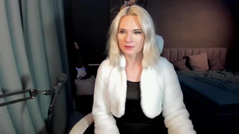 Milena online show from 02-22-25, 11:57