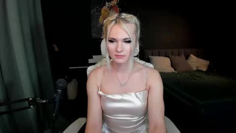 Milena online show from 03-05-25, 04:24