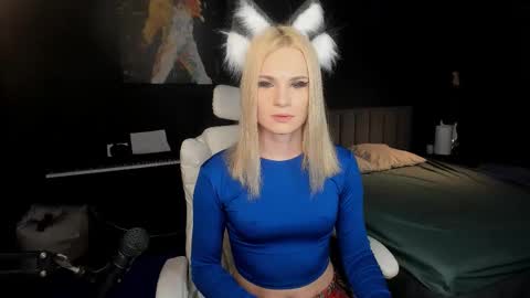 Snapshot of milena_marshmallows chatting on 10-15-25, 02:44 Milena online show from 10-15-25, 02:44