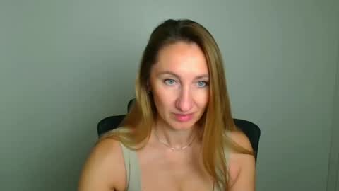 Milena online show from 05-06-26, 05:57
