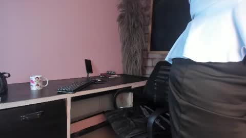 Milena online show from 06-17-26, 11:23