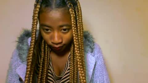Snapshot of milennah chatting on 06-27-26, 12:44 milennah online show from 06-27-26, 12:44
