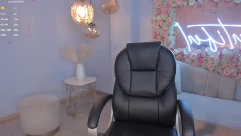 Snapshot of mileycruz_ chatting on 12-02-24, 01:36 Miley Cruz IG miley model23 online show from 12-02-24, 01:36