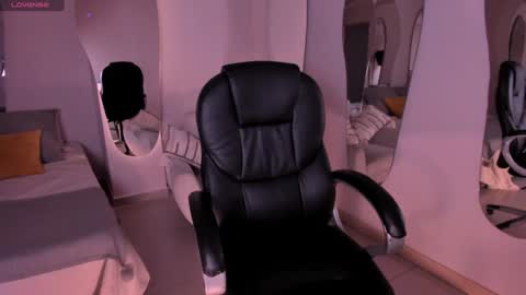 Snapshot of mileycruz_ chatting on 12-12-24, 03:32 Miley Cruz IG miley model23 online show from 12-12-24, 03:32