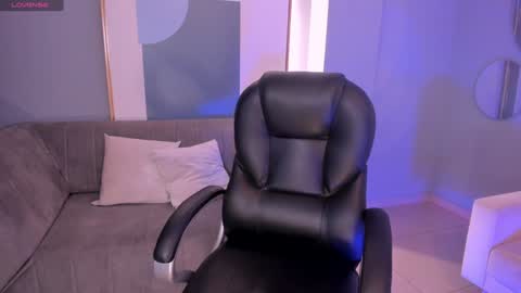 Snapshot of mileycruz_ chatting on 12-31-24, 04:06 Miley Cruz IG miley model23 online show from 12-31-24, 04:06