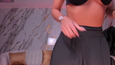 Snapshot of mileycruz_ chatting on 02-07-25, 03:12 Miley Cruz IG miley model23 online show from 02-07-25, 03:12