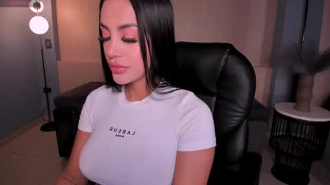 Snapshot of mileycruz_ chatting on 02-13-25, 03:29 Miley Cruz IG miley model23 online show from 02-13-25, 03:29