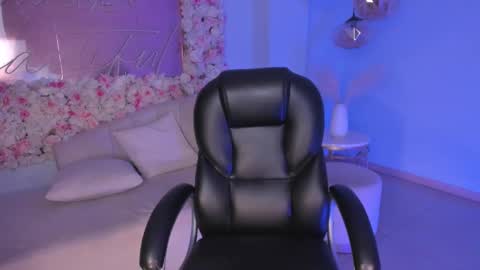 Snapshot of mileycruz_ chatting on 02-15-25, 10:52 Miley Cruz IG miley model23 online show from 02-15-25, 10:52