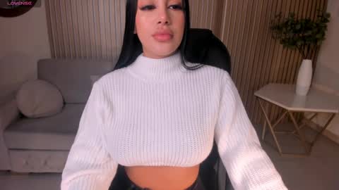 Snapshot of mileycruz_ chatting on 02-18-25, 03:10 Miley Cruz IG miley model23 online show from 02-18-25, 03:10