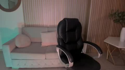 Snapshot of mileycruz_ chatting on 02-18-25, 06:15 Miley Cruz IG miley model23 online show from 02-18-25, 06:15