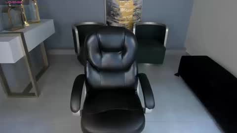 Snapshot of mileycruz_ chatting on 09-19-25, 09:26 Miley Cruz IG miley model23 online show from 09-19-25, 09:26