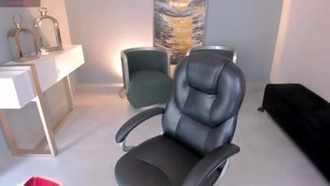 Snapshot of mileycruz_ chatting on 09-20-25, 06:53 Miley Cruz IG miley model23 online show from 09-20-25, 06:53