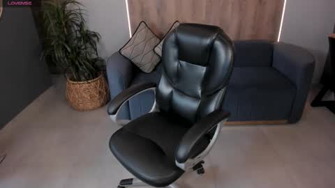 Snapshot of mileycruz_ chatting on 10-04-25, 01:53 Miley Cruz IG miley model23 online show from 10-04-25, 01:53