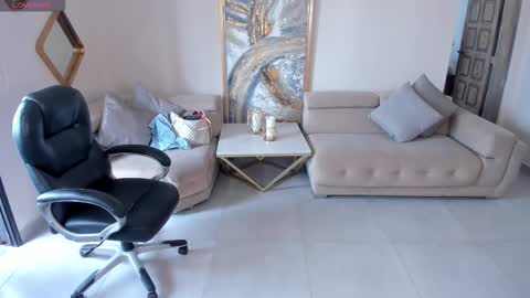 Snapshot of mileycruz_ chatting on 10-17-25, 07:38 Miley Cruz IG miley model23 online show from 10-17-25, 07:38