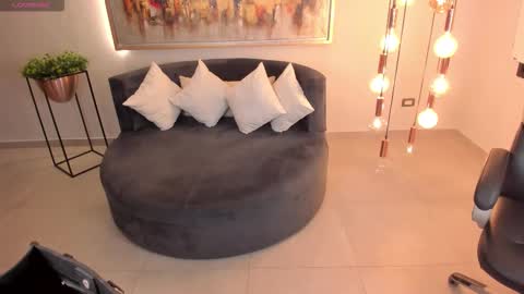 Snapshot of mileycruz_ chatting on 10-24-25, 11:23 Miley Cruz IG miley model23 online show from 10-24-25, 11:23