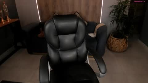 Snapshot of mileycruz_ chatting on 10-30-25, 09:59 Miley Cruz IG miley model23 online show from 10-30-25, 09:59