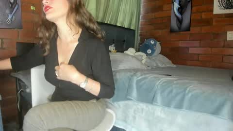 Victoria  online show from 03-07-25, 09:38