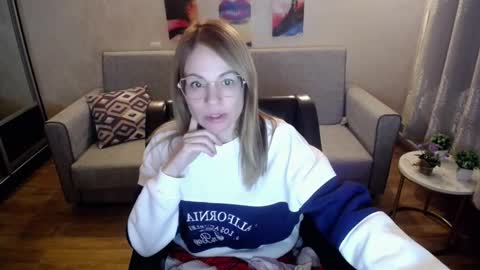 milf_for_u777 online show from 09-29-25, 01:27