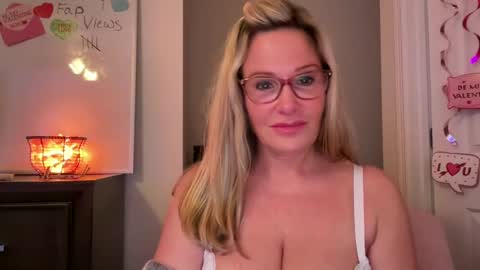 MIlf Goddess online show from 02-09-25, 09:05