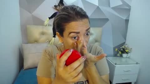 milf_hugeboobs online show from 10-30-25, 11:00